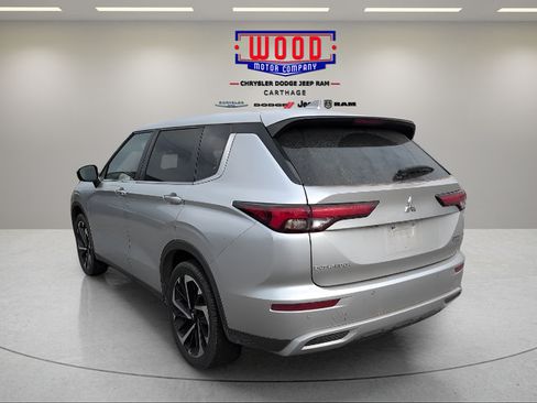 Used 2024 Mitsubishi Outlander AWD image 5