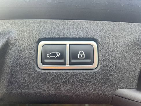 Used 2022 Kia Sorento EX image 25