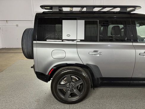 Used 2022 Land Rover Defender 110 X-Dynamic SE image 8