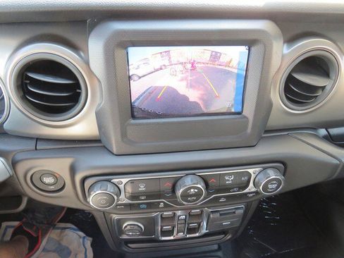 New 2023 Jeep Wrangler Unlimited image 19