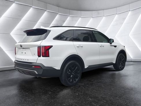 Used 2021 Kia Sorento S w/ Panoramic Sunroof Package image 5