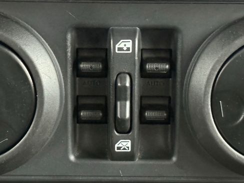 Used 2010 Jeep Wrangler Unlimited Sport image 26