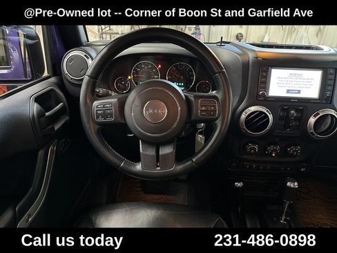 Used 2017 Jeep Wrangler Unlimited Rubicon w/ Connectivity Group AWD/4WD image 17
