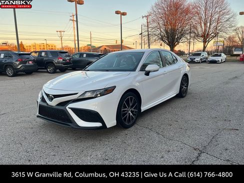 Certified 2023 Toyota Camry SE image 1