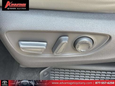 Used 2021 Toyota Sienna XLE AWD/4WD image 21