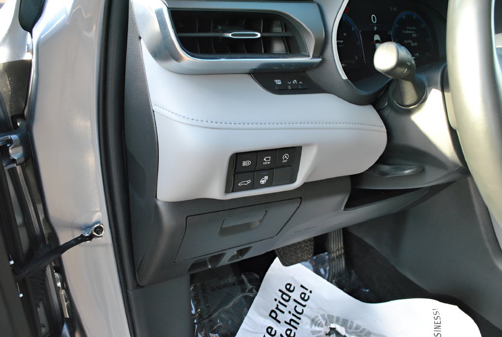 Used 2023 Toyota Highlander Limited AWD/4WD image 17