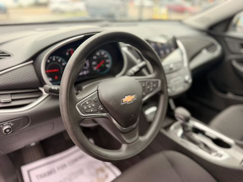 Used 2025 Chevrolet Malibu LT FWD image 11