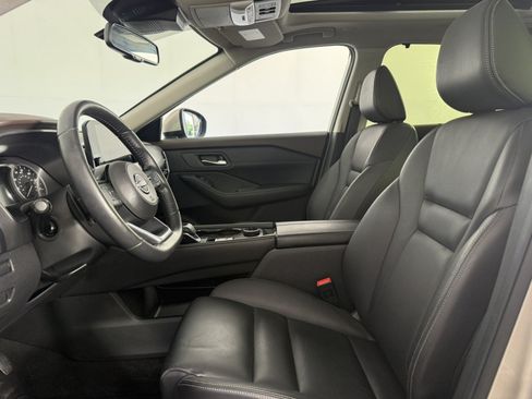 Used 2023 Nissan Rogue SL AWD/4WD image 17