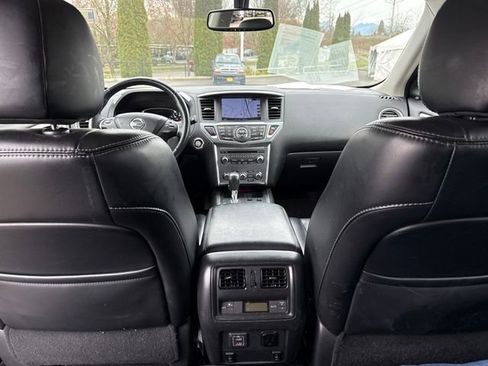 Used 2018 Nissan Pathfinder SL w/ Midnight Edition Package image 26