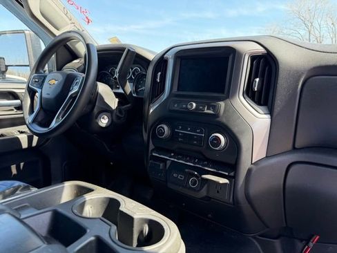 Used 2022 Chevrolet Silverado 2500 Custom w/ Gooseneck/5TH Wheel Package image 6