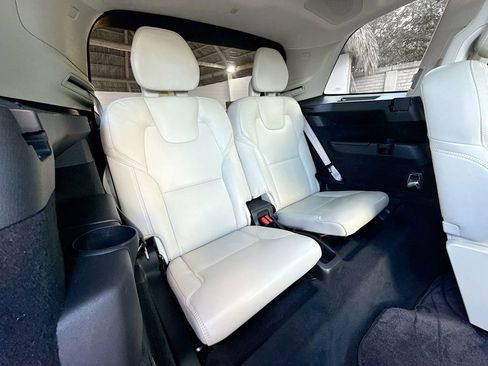 Used 2022 Volvo XC90 T6 Inscription w/ Lounge Package image 31