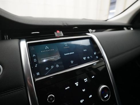 Used 2022 Land Rover Discovery Sport S image 6