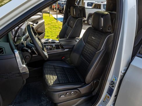 Used 2025 Cadillac Escalade V AWD/4WD image 23