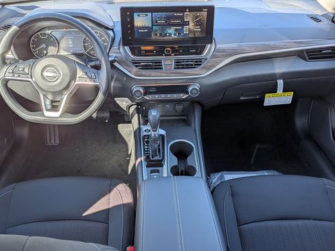 New 2025 Nissan Altima 2.5 SV image 14