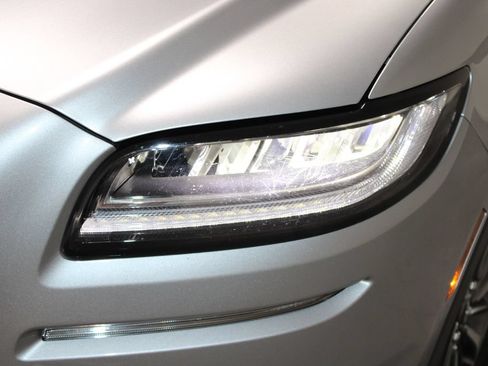 Used 2023 Lincoln Nautilus Reserve FWD image 54