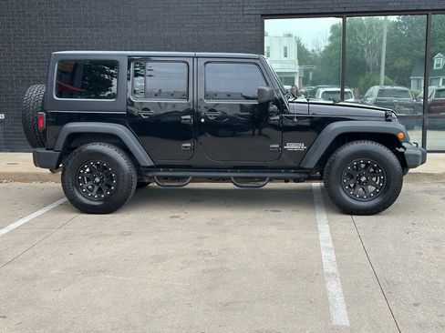 Used 2012 Jeep Wrangler Unlimited Sport w/ Connectivity Group image 9