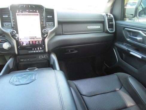 Used 2019 RAM 1500 Laramie RWD image 14