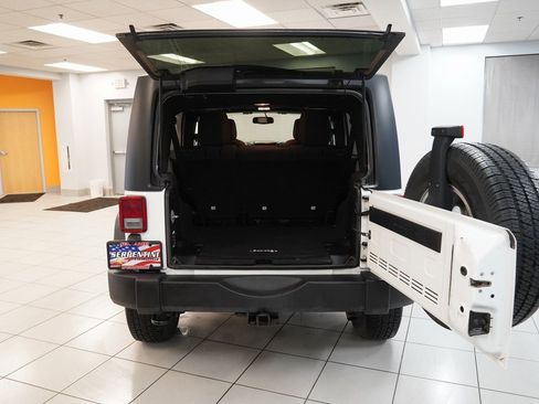 Used 2015 Jeep Wrangler Unlimited Sport w/ Quick Order Package 24S image 9