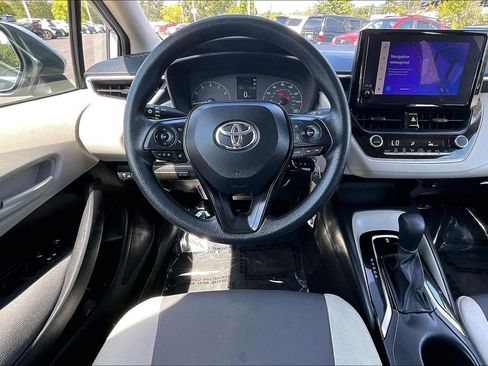 Used 2024 Toyota Corolla LE FWD image 5