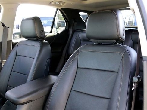 Used 2020 Chevrolet Equinox LT w/ Sport Edition image 11