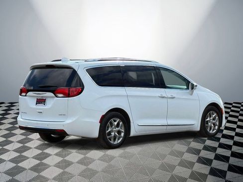 Used 2019 Chrysler Pacifica Limited FWD image 6