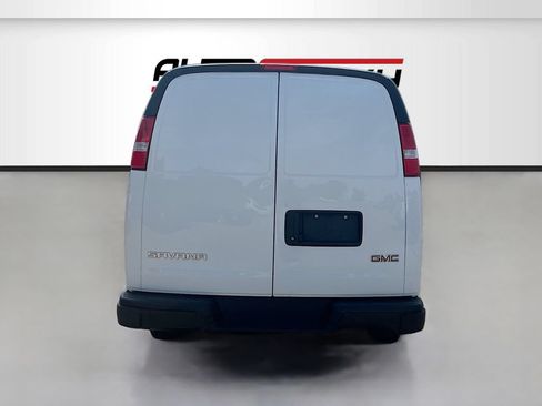 Used 2025 GMC Savana 3500 Extended RWD image 6