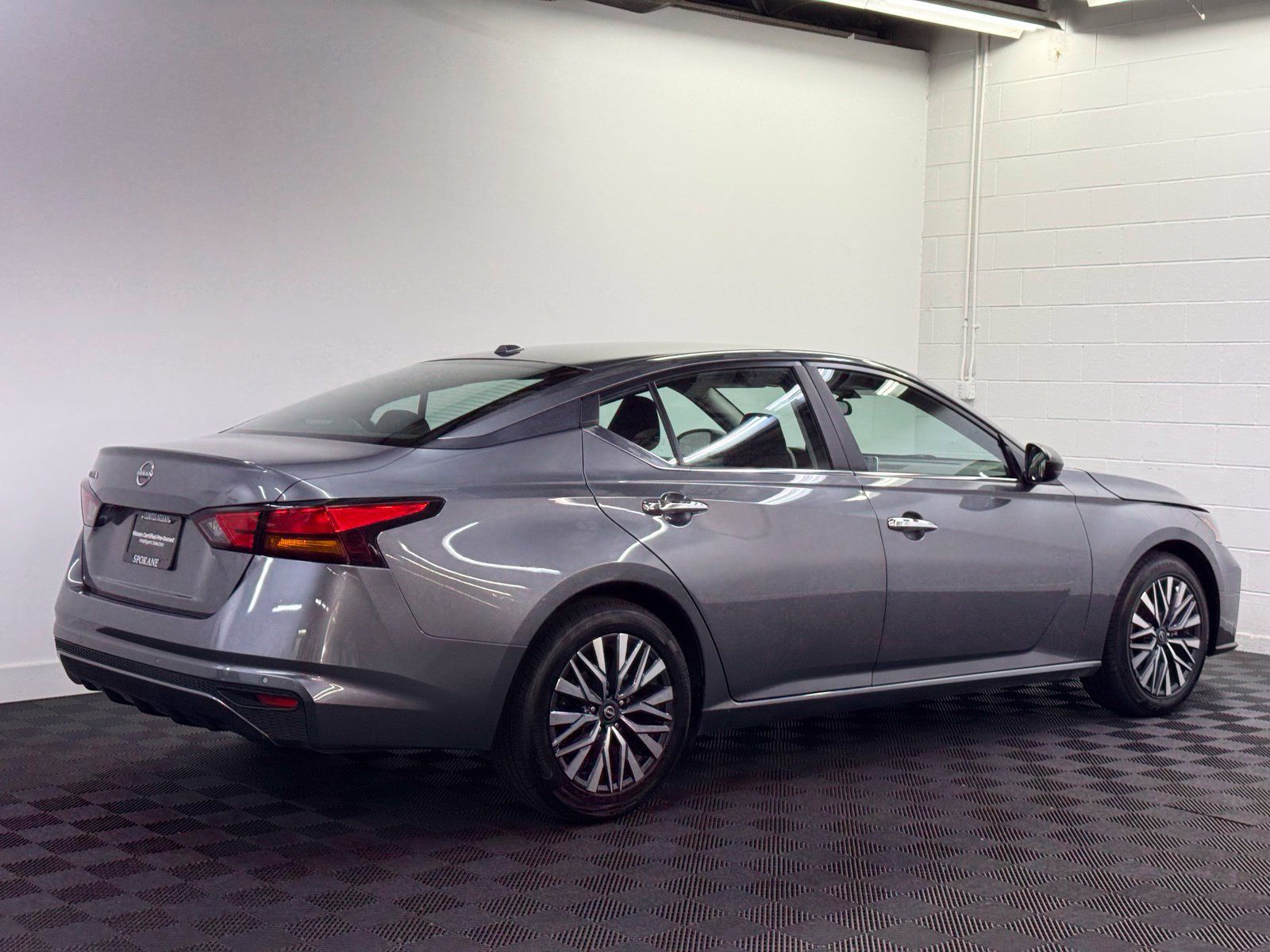 Certified 2025 Nissan Altima 2.5 SV FWD image 2