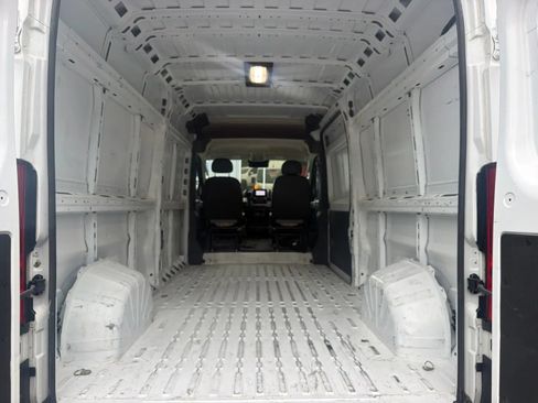 Used 2025 RAM ProMaster 2500 w/ Convenience Group FWD image 15