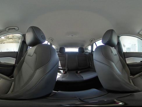 Used 2025 Chevrolet Trax LT image 41