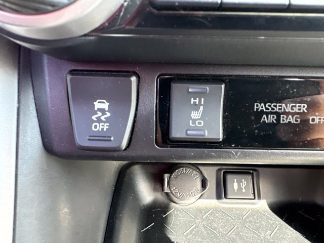 Used 2019 Toyota RAV4 XLE w/ Convenience Package AWD/4WD image 10