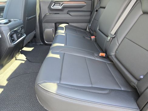 New 2025 GMC Sierra 3500 Denali w/ Denali Reserve Package image 22