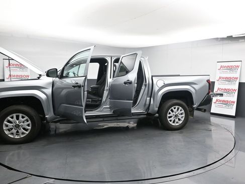 Used 2024 Toyota Tacoma SR w/ SR Upgrade Package image 38