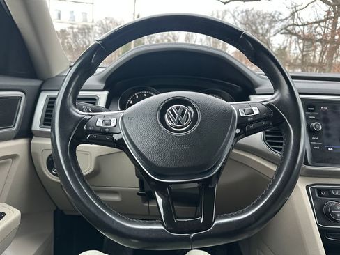 Used 2019 Volkswagen Atlas SE w/ Panoramic Sunroof Package image 7
