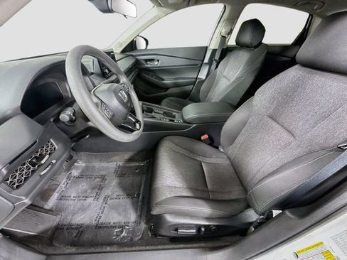 Used 2025 Honda Accord SE image 19