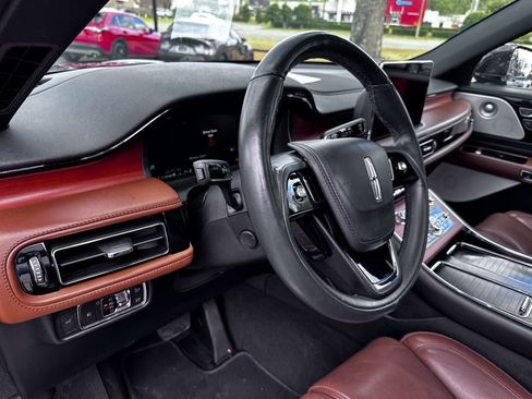 Used 2021 Lincoln Aviator Reserve w/ Equipment Group 202A image 18