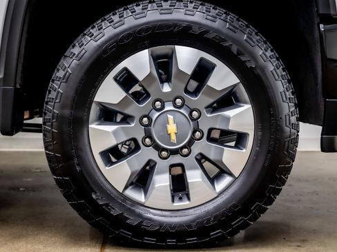 Used 2024 Chevrolet Silverado 2500 Custom w/ Custom Value Package AWD/4WD image 39