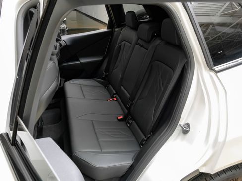 Used 2025 BMW X3 xDrive30i image 41