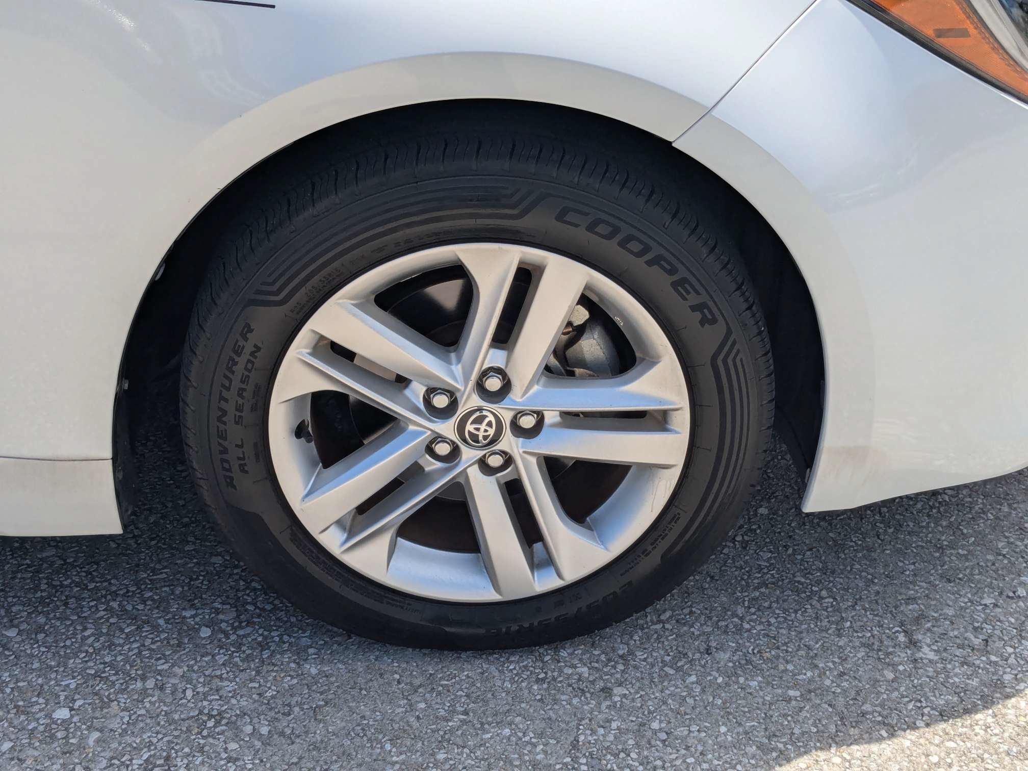 Used 2020 Toyota Corolla SE w/ SE Preferred Package FWD image 12