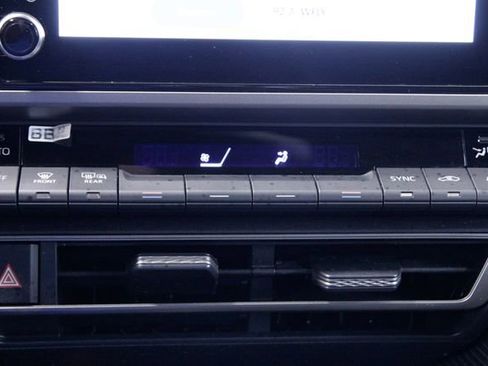 Used 2025 Toyota Camry SE image 28