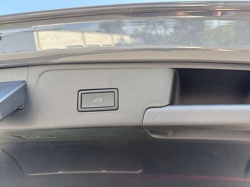 Used 2025 Volkswagen Atlas Cross Sport SE w/ Black Wheel Package AWD/4WD image 43