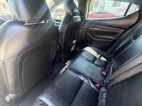 Used 2020 MAZDA MAZDA3 Hatchback FWD image 4