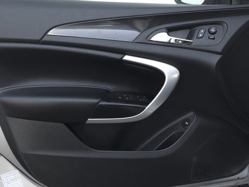 Used 2017 Buick Regal Sport Touring image 25