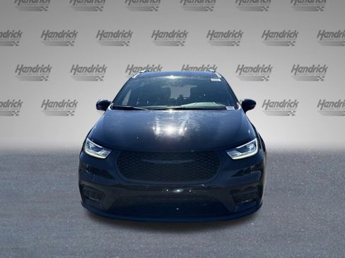 New 2026 Chrysler Pacifica Select w/ S Appearance Package image 3