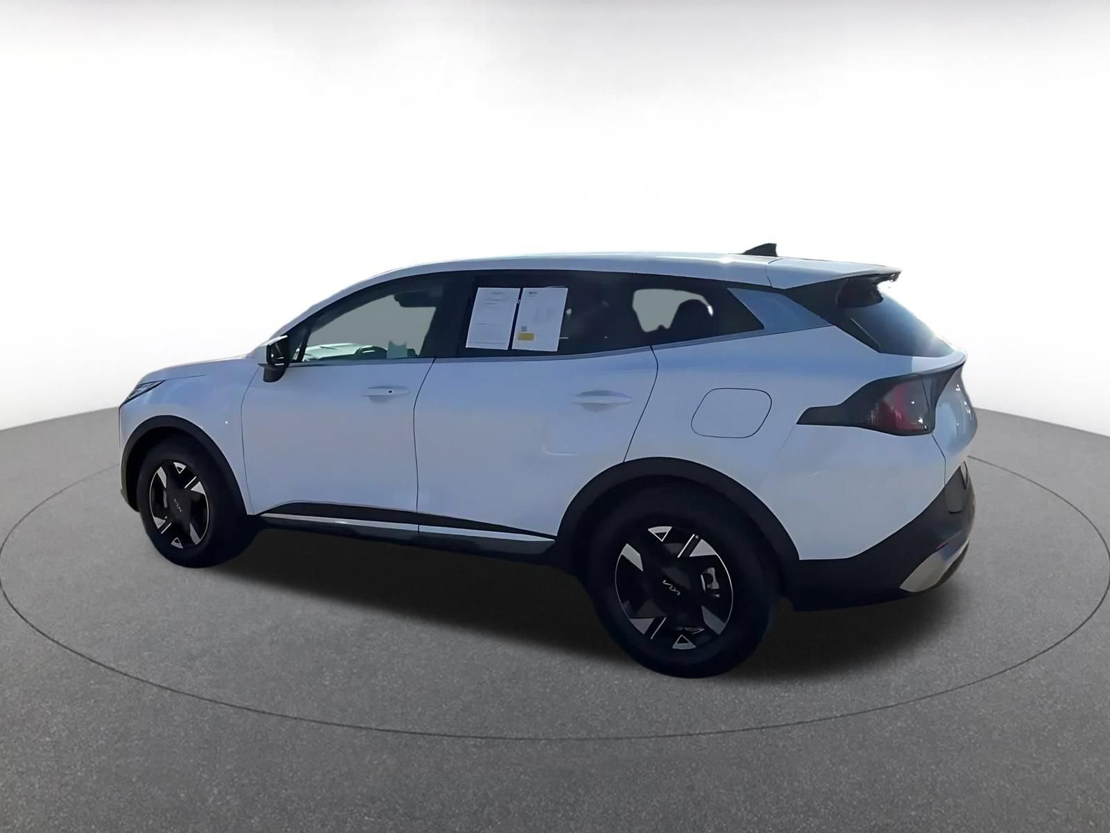 Used 2026 Kia Sportage LX FWD image 9
