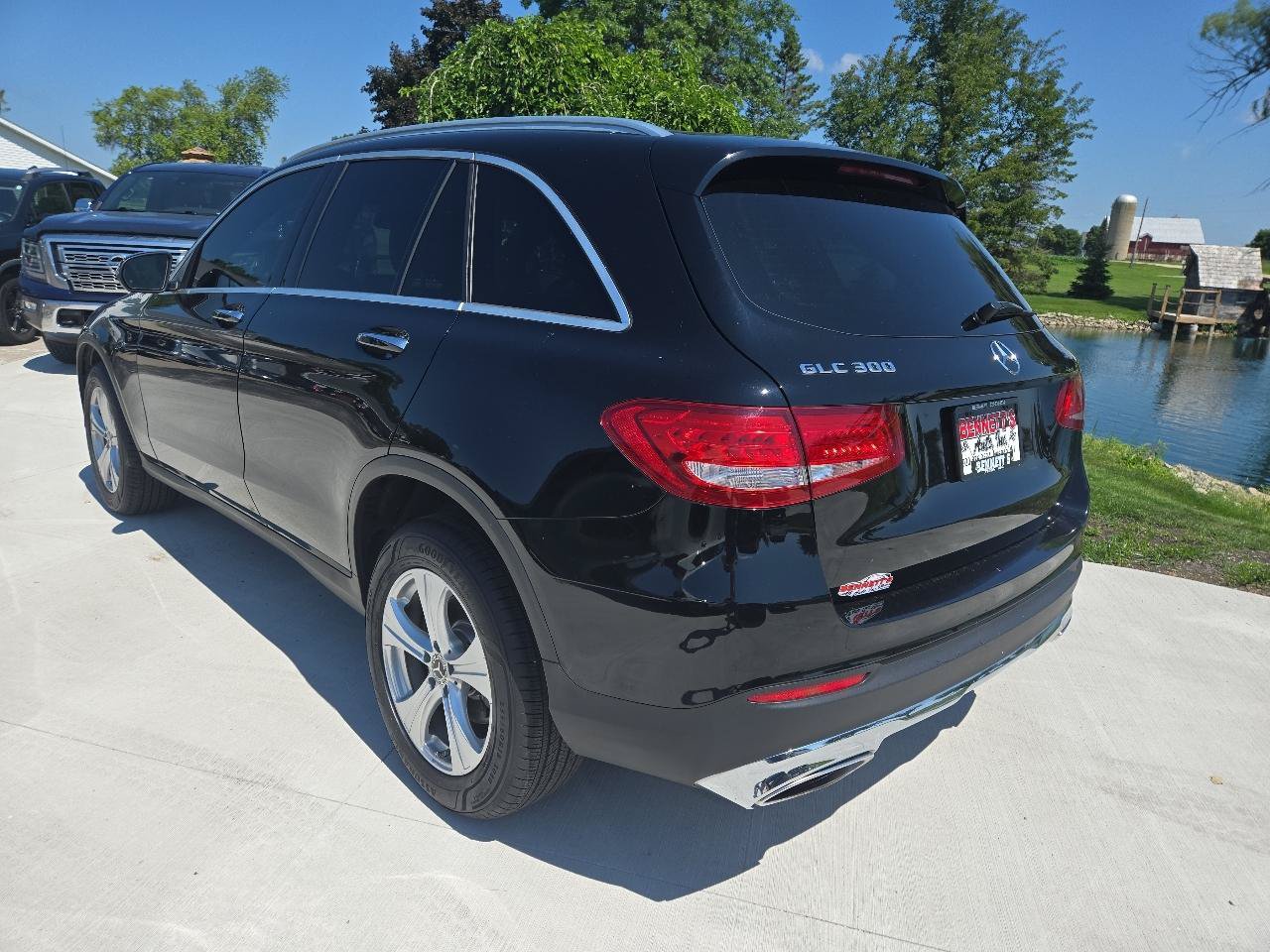 Used 2017 Mercedes-Benz GLC 300 w/ Premium 1 Package image 3