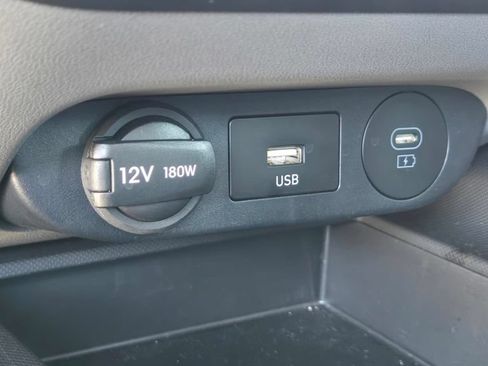 Used 2026 Hyundai Elantra SE FWD image 23