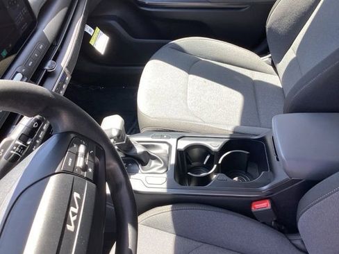 Used 2025 Kia K4 FWD image 24