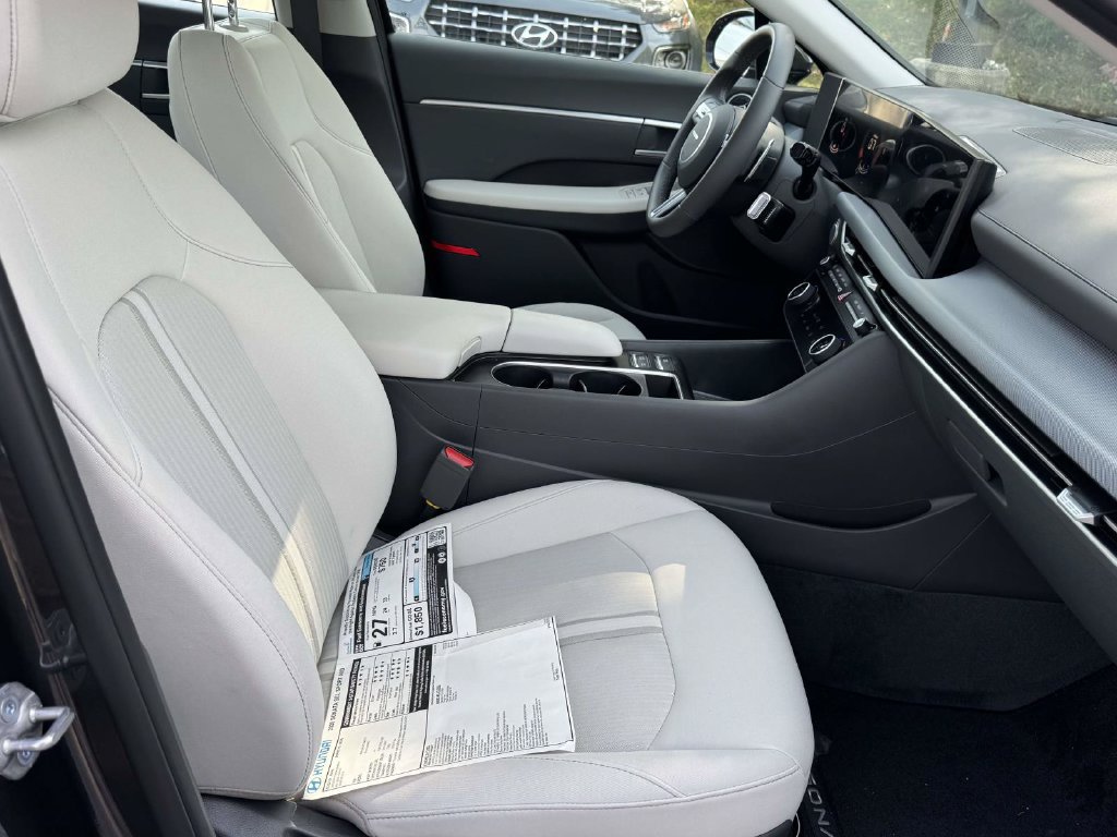 New 2026 Hyundai Sonata SEL AWD/4WD image 9
