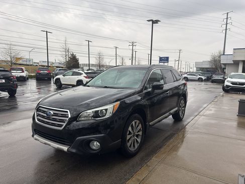 Used 2017 Subaru Outback 2.5i Touring image 7