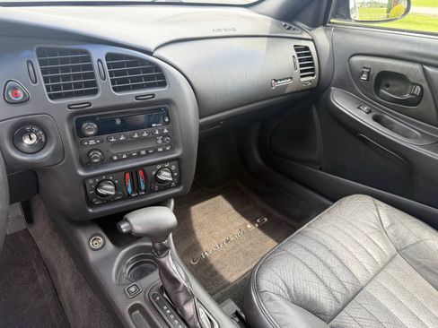 Used 2000 Chevrolet Monte Carlo SS w/ Preferred Equipment Group FWD image 19